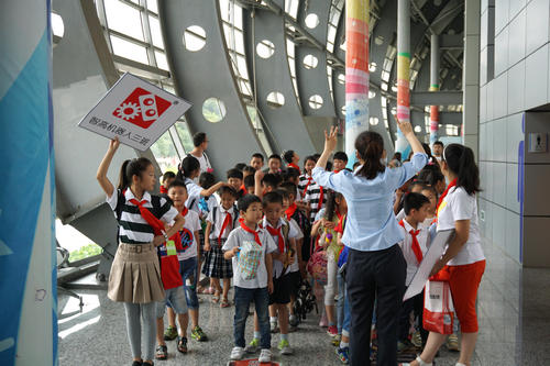 西街小学在我馆开展科技创新之旅夏令营活动