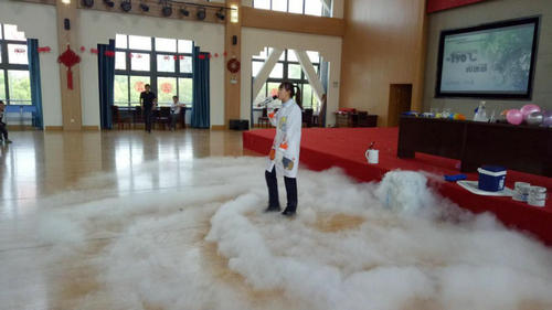 实验秀《-196°C的诱惑》助力南京致远外校小红花分校科技节