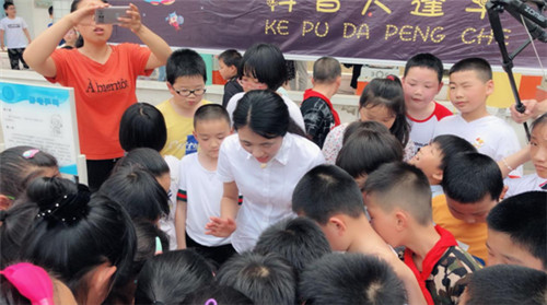 科技馆大篷车走进高淳桠溪中心小学