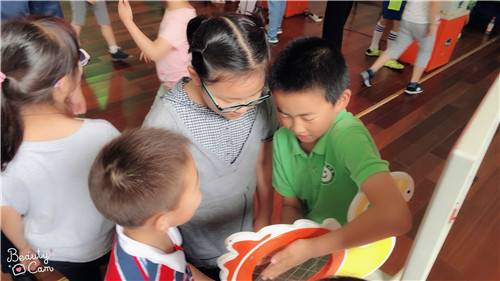 南京科技馆科普大篷车进驻南京市龙江小学