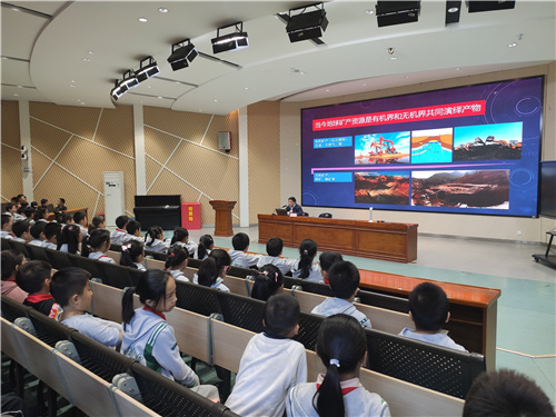 “南京科普报告进校园”活动被评为江苏省 科技志愿服务项目先进典型