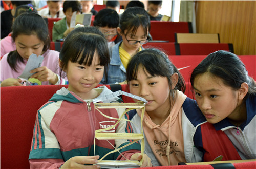 “南京科普报告进校园”活动走进浦口区陡岗小学