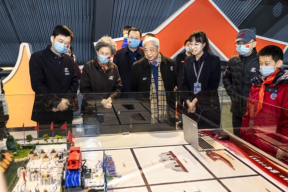 南京市中小学科技创新中心在我馆揭牌