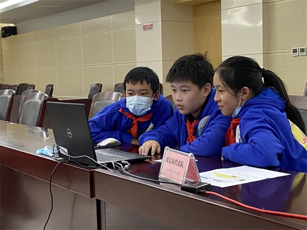 南京市代表队在第二届江苏省青少年 “诗词里的科学”网络挑战赛团体赛中喜获佳绩