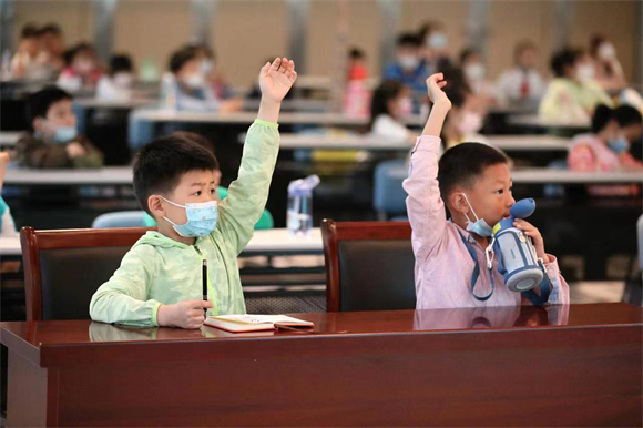 2022年“南京科普报告进校园” 主题报告暨启动仪式在南京科技馆开幕