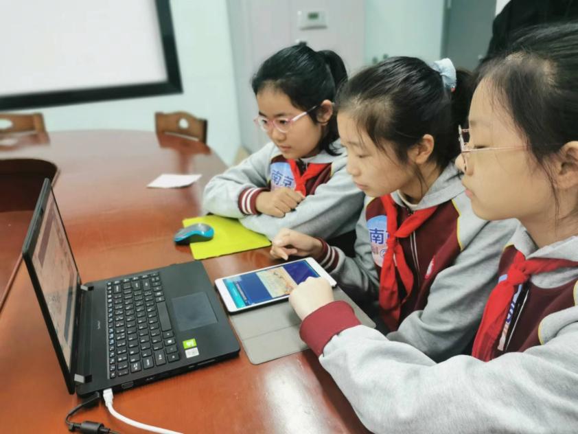 南京市代表队在江苏省青少年“诗词里的科学”团体决赛中荣获佳绩
