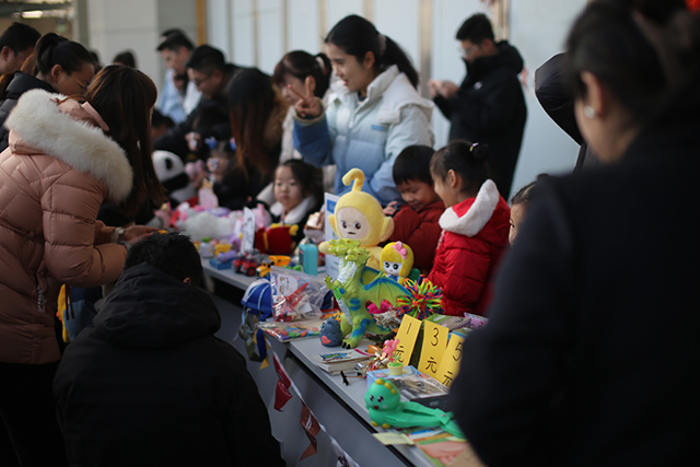当科学遇上传统：南京科技馆举办亲子嘉年华  融合科普、非遗与公益的冬日暖心盛宴
