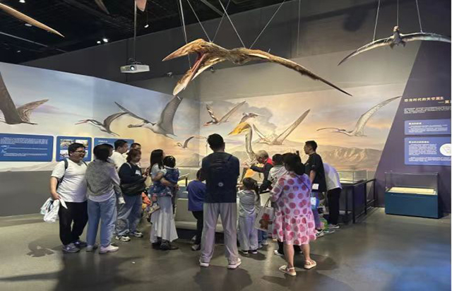 来一场穿越时空科考，南京科技馆“恐龙大复活”特展已于1月30日正式开幕