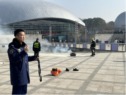 我馆组织开展春节前消防演练