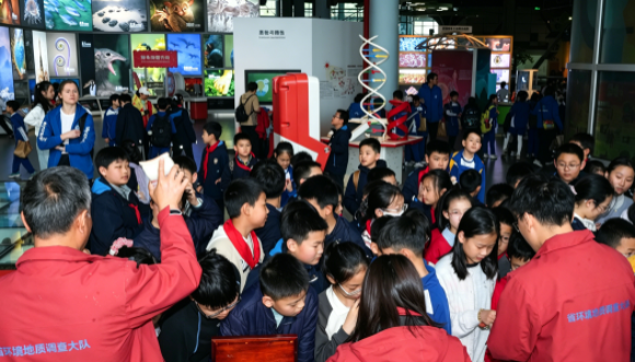 南科地球日藏着恐龙蛋化石，科普好玩不枯燥