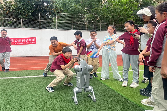 “大手拉小手 共话强国梦” 科学家精神分享会在宁成功举办  科普大篷车走进校园受到欢迎