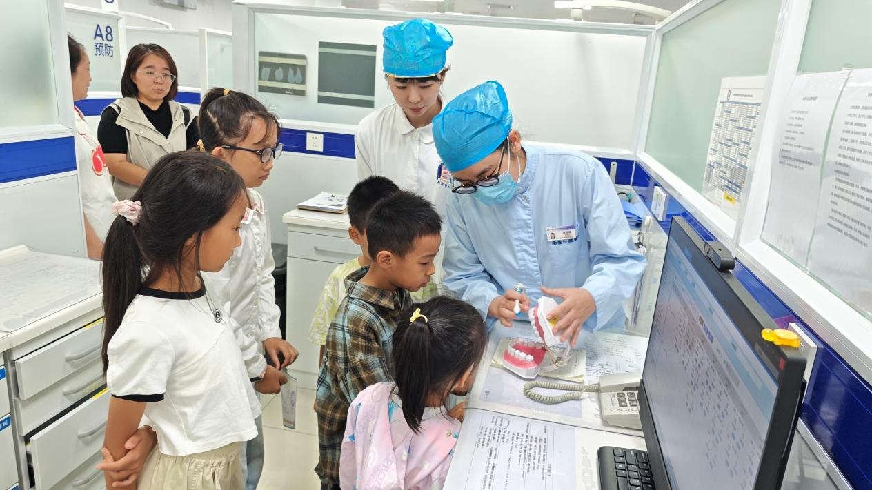 “小科公益寻知记”走进南京口腔健康科普馆